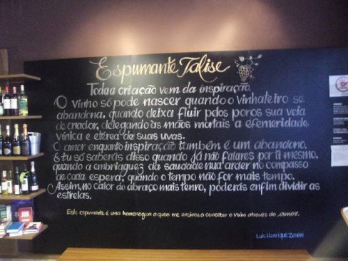 Lançamento do espumante Talise com poesia na Vinci